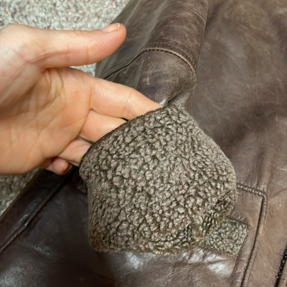 Danier leather jacket - Picture 2 of 9